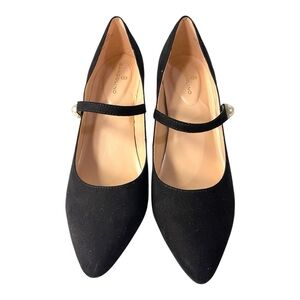 Chic Bandolino Black Suede Heels with Pearl Strap Detail – Size 7.5M